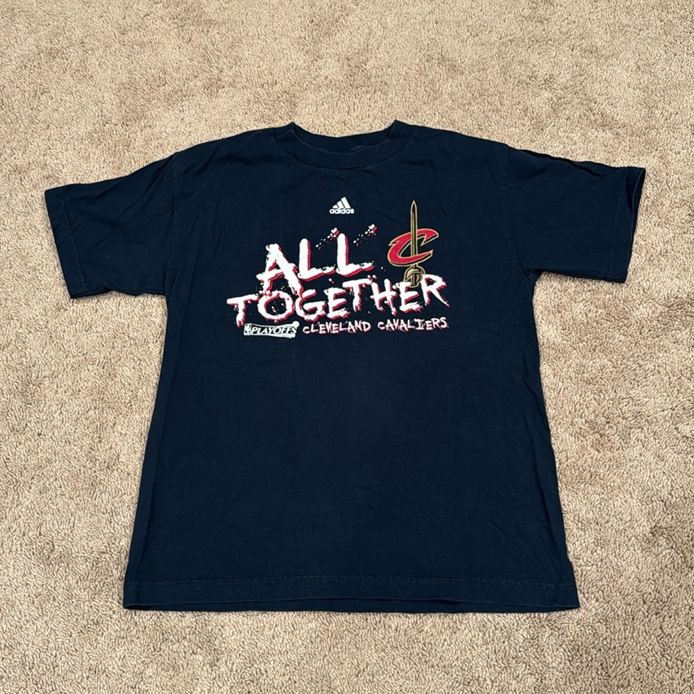 Youth Large Cleveland Cavs Shirt